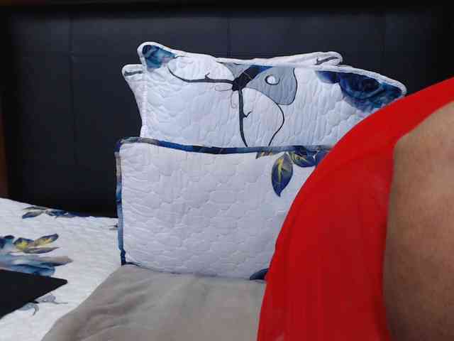 Busttyebony19 webcam