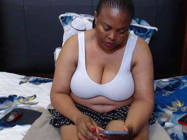 Busttyebony19 webcam