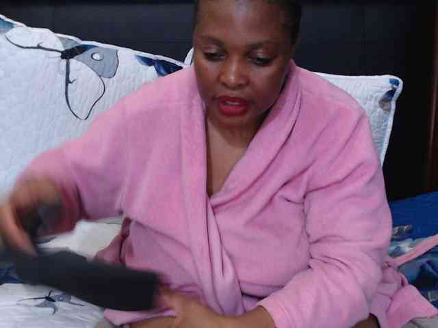 Busttyebony19 webcam