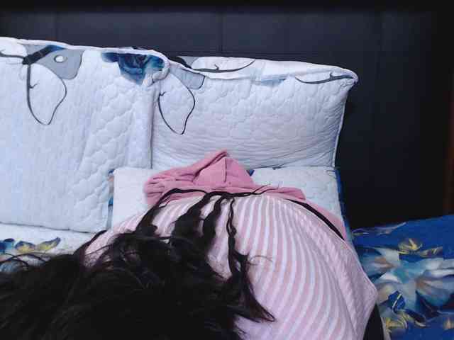 Busttyebony19 webcam