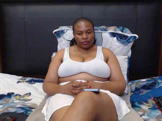 Busttyebony19 webcam