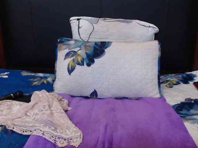 Busttyebony19 webcam