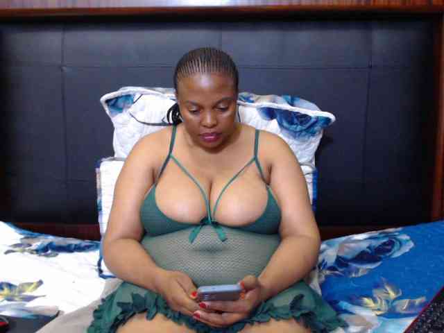 Busttyebony19 webcam