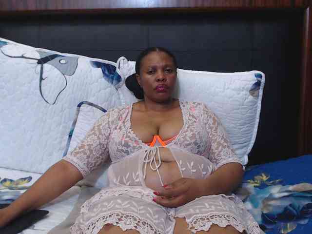 Busttyebony19 webcam