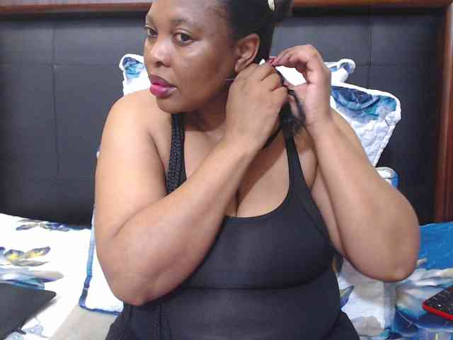 Busttyebony19 webcam
