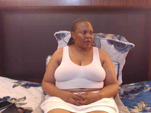 Busttyebony19 webcam