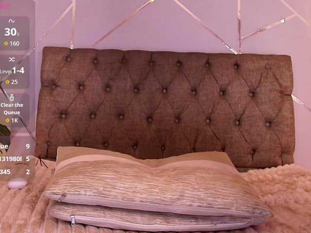 Charlotte-69's BongaCams show and profile