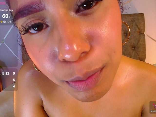 Charlotte-69's BongaCams show and profile