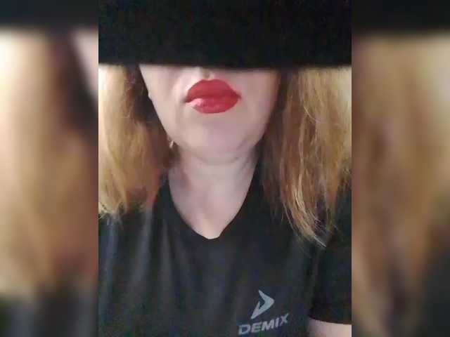 StacyMilk's BongaCams show and profile