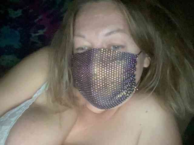 EVIL_TITS webcam
