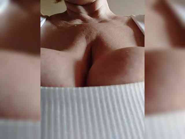 EVIL_TITS webcam