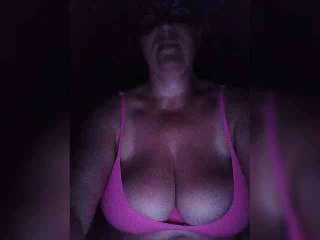 EVIL_TITS webcam