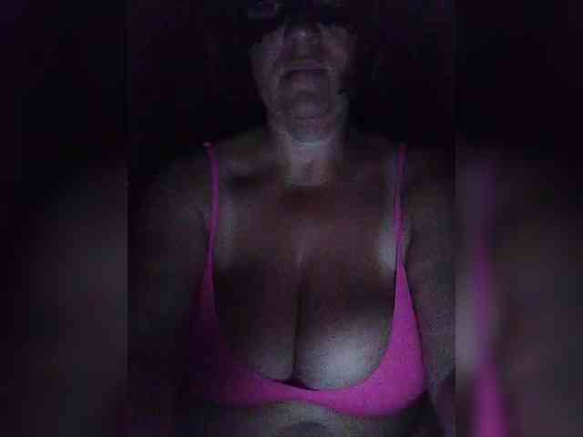 EVIL_TITS webcam