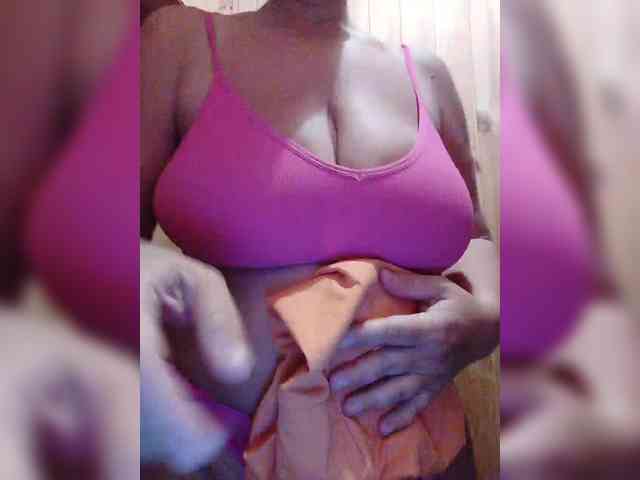 StacyMilk Live Webcam on BongaCams