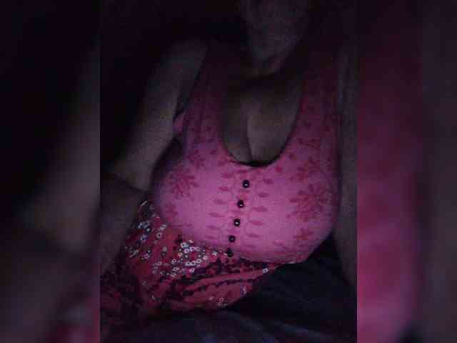 EVIL_TITS webcam