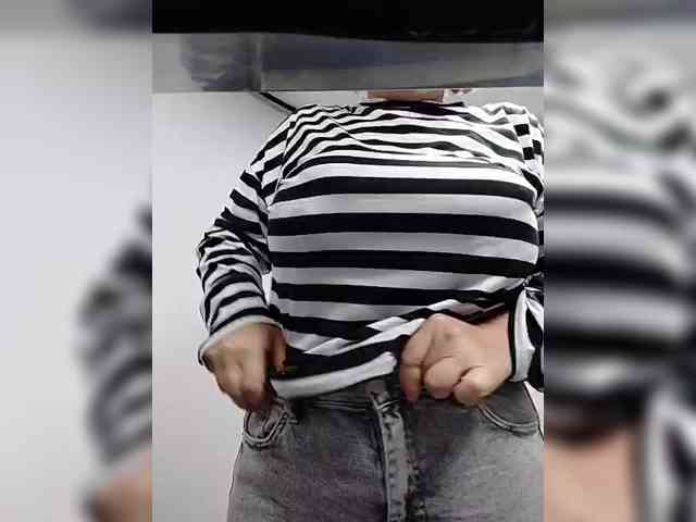EVIL_TITS webcam