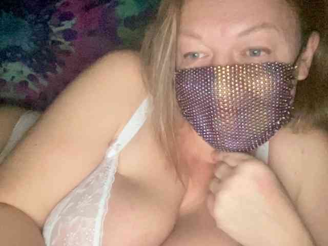 EVIL_TITS webcam