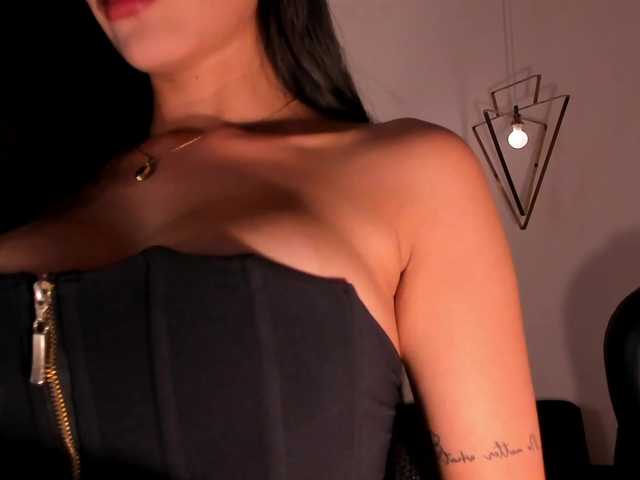 JadeEvans's BongaCams show and profile