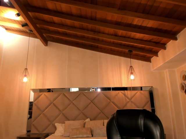 JadeEvans on BongaCams 