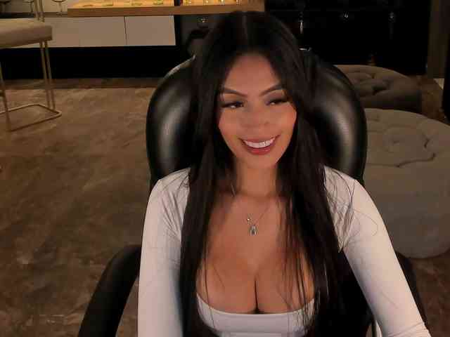 JadeEvans webcam