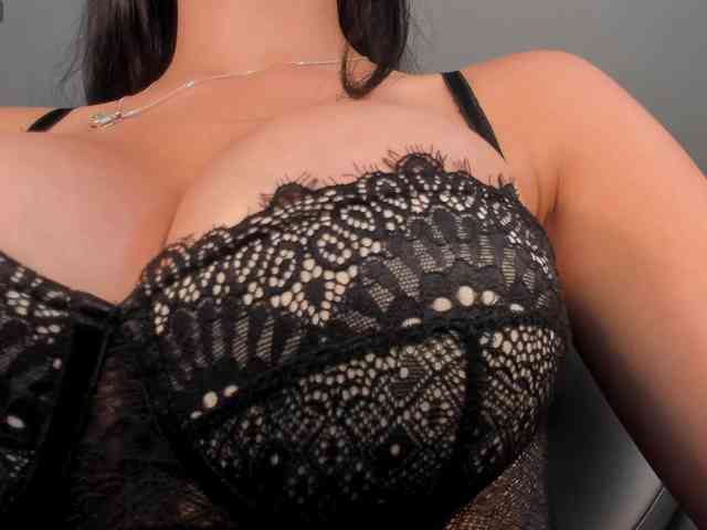 JadeEvans webcam