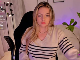 AmyWoods Porn Show