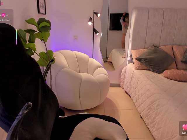 AmyWoods's BongaCams show and profile