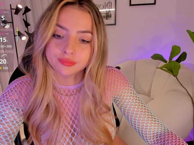 AmyWoods's BongaCams show and profile