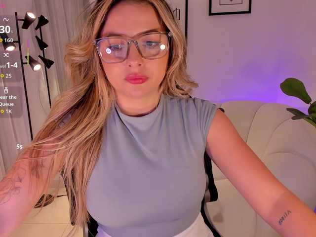 AmyWoods's BongaCams show and profile