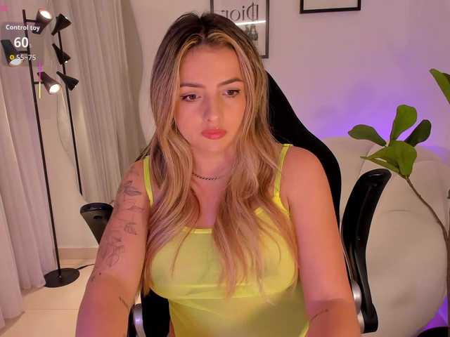 AmyWoods's BongaCams show and profile