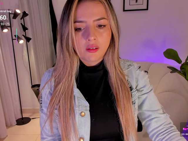 AmyWoods's BongaCams show and profile