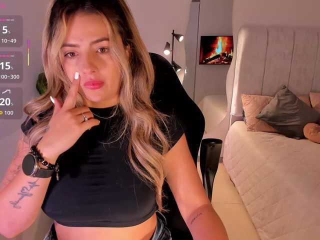 AmyWoods's BongaCams show and profile