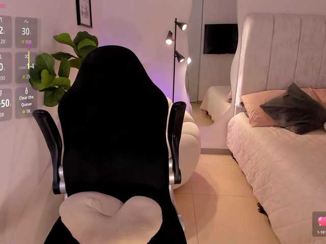 AmyWoods's BongaCams show and profile