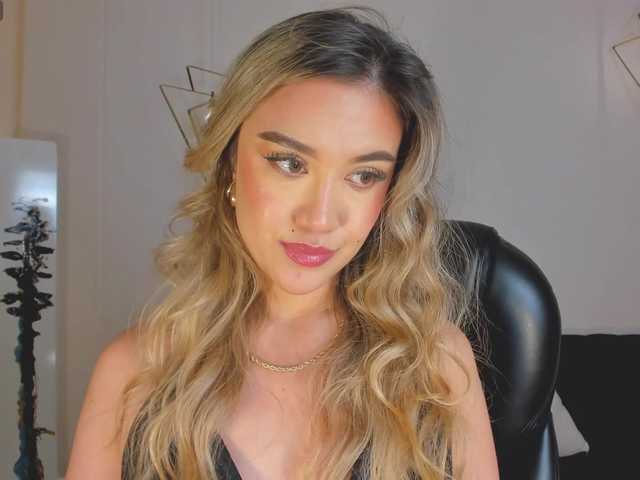 RebeccaHudson's BongaCams show and profile