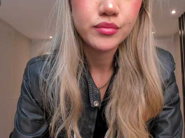 RebeccaHudson's BongaCams show and profile