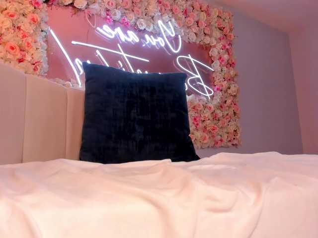 RebeccaHudson webcam