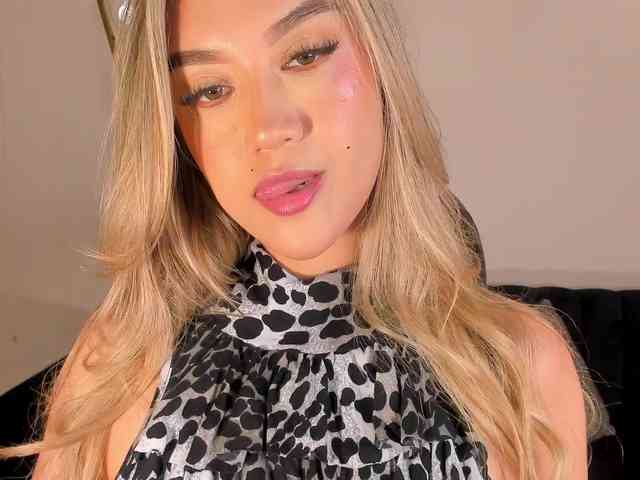 RebeccaHudson webcam