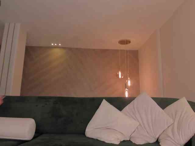 RebeccaHudson webcam