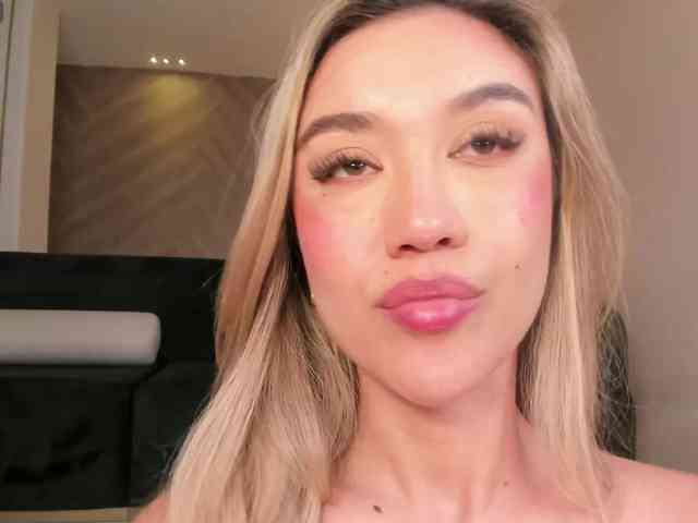 RebeccaHudson webcam