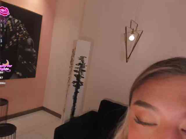 RebeccaHudson webcam