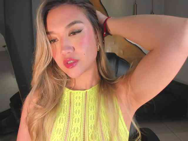 RebeccaHudson webcam