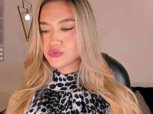 RebeccaHudson webcam