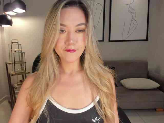 RebeccaHudson webcam