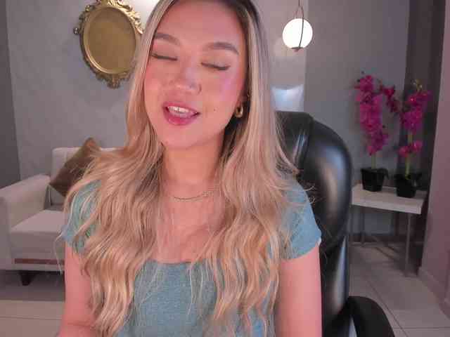 RebeccaHudson webcam