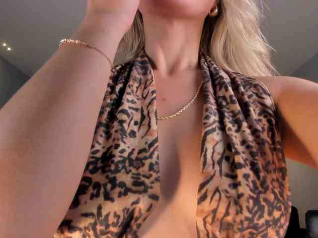 RebeccaHudson webcam