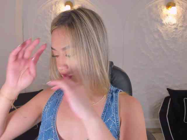 RebeccaHudson webcam