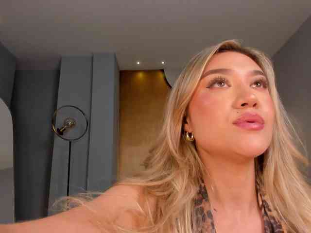 RebeccaHudson webcam