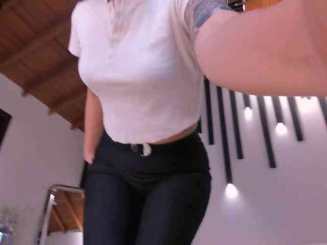 SussieCole webcam
