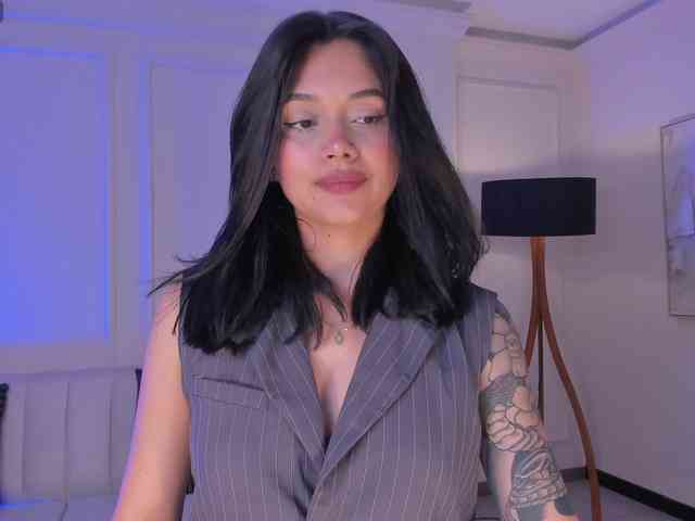 SussieCole webcam