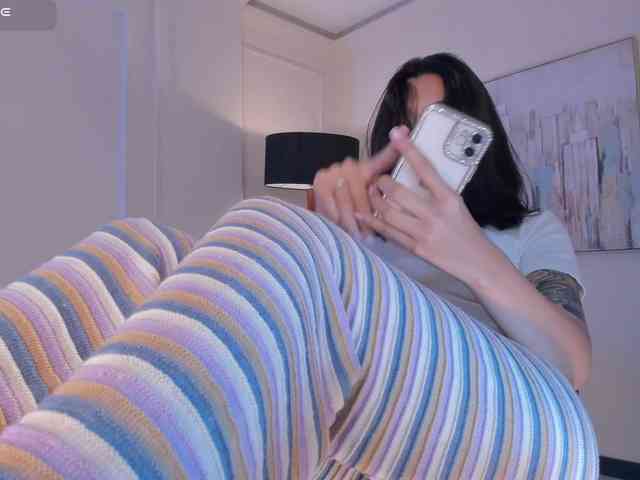 SussieCole webcam